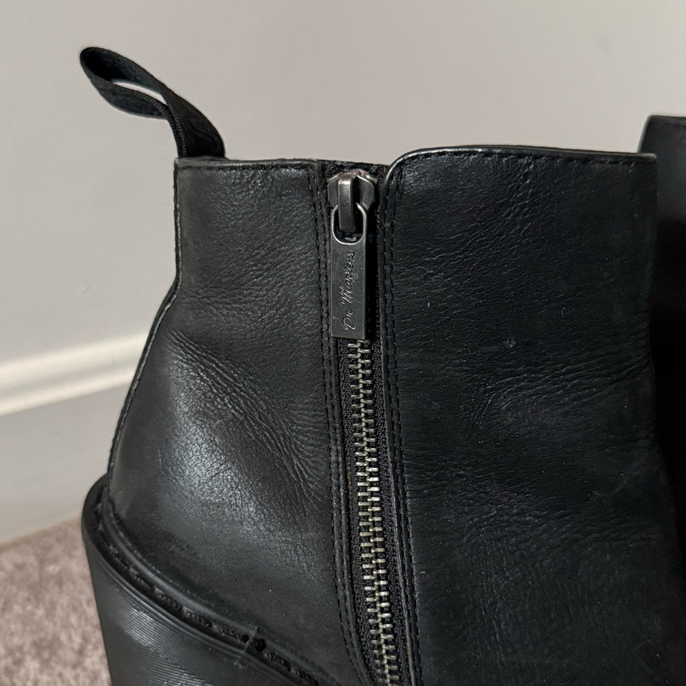 Dr. Martens Magdalena Women's Leather Heeled Chelsea Boots. Size 7 - Picture 4 of 6